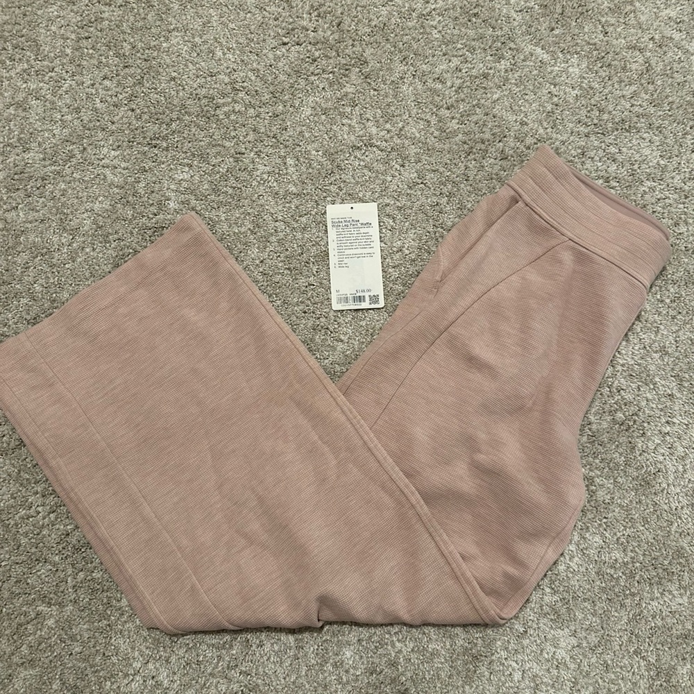 Lululemon Athletica Scuba mid rise waffle wide leg pant
